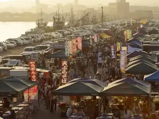 青森県 館鼻岸壁朝市