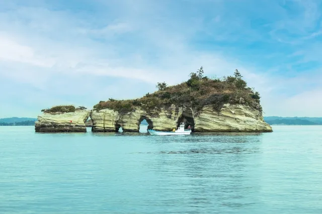 宮城県の松島、鐘島