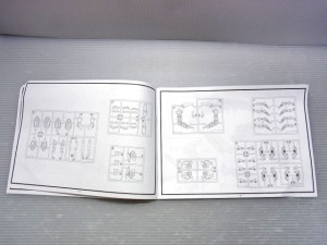 TOMY ZOIDSの説明書。パーツ紹介が書かれている。