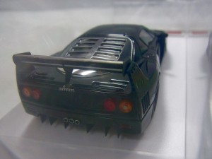 EIDOLON　FERRARI F40 GTE Street 1995本体の後部画像。マフラーやウイングが見える。