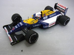 1/43スケールのquantzo製-fw14bを前から撮影