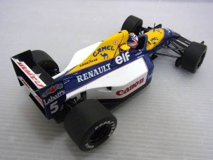 1/43スケールのquantzo製-fw14bを後ろから撮影