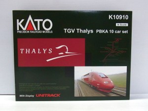 KATO 鉄道模型 TGV Thalys PBKA 10 car setの外箱。実車の赤い機体の写真も載っている。