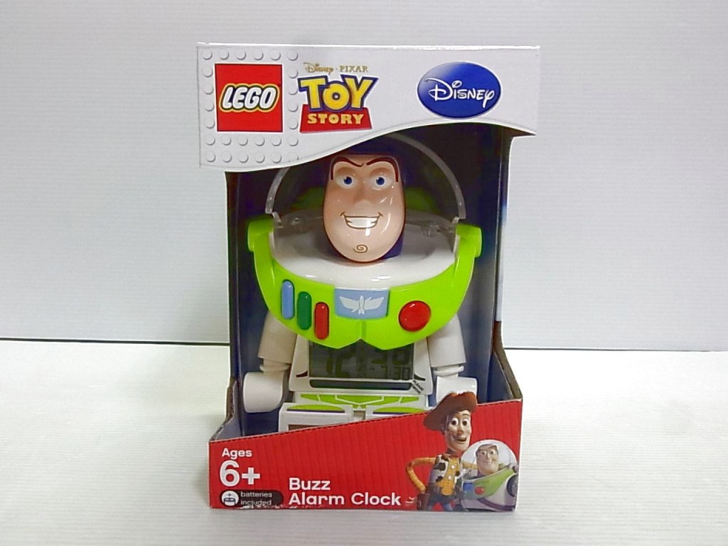  lego|TOY STORY|BUZZ|Alarm Clock。赤と白の箱の中に時計付きレゴのバズが見えている。