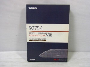 TOMIX 92754 ROMANCECAR VSE Setの箱。真ん中に赤い線のデザインが施されている。