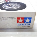 tamiya dax honda 小鹿プラモデルの箱の側面のアップ画像。