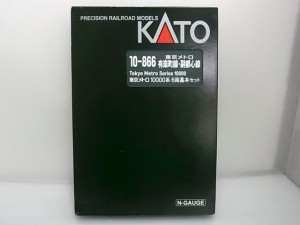 KATO 10-866 東京メトロ 1000系の箱。白い文字や赤い三角のロゴが見える。