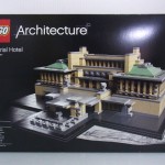 lego architecture imperial hotelの箱。パッケージには完成後の様子が写っている。