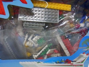 LEGO Sail N' Fly Marina ブロック画像。カラフルなブロックが詰まっている。