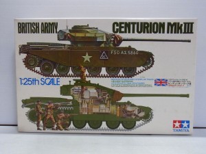 TAMIYA 1/25 BRITISH ARMY MEDIUM TANK CENTURION Mk.Ⅲの箱。車体のイラストやロゴが描かれている。