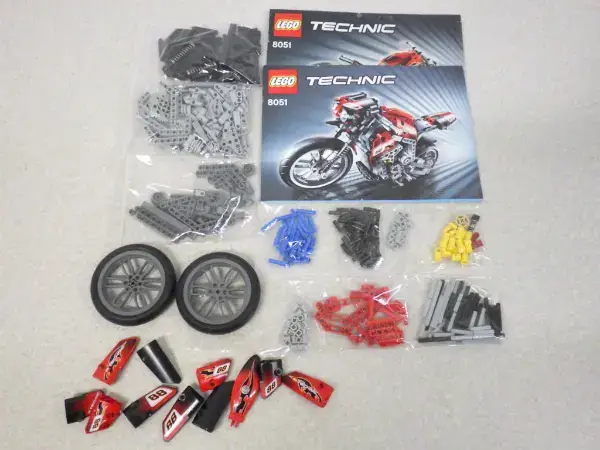 レゴ モーターバイク 8051