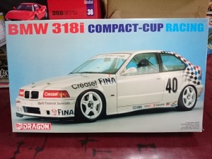 ドラゴン DRAGON 1/24 BMW 318 i COMPACT-CUP レーシング