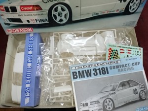 ドラゴン DRAGON 1/24 BMW 318 i COMPACT-CUP レーシング