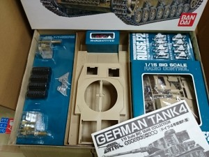 バンダイ 1/15  4号戦車 F2型   戦車プラモデル買取しています。 