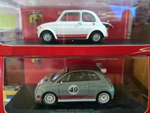 スパーク　1/43　フィアット　アバルト　500　新旧サイズ