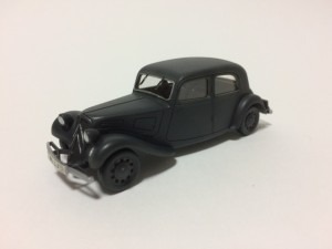 ジャーマングレー単色で塗った1/48の車