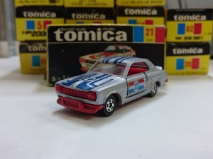 トミカ 21 スカイライン H-T 2000 GT-R レーシング