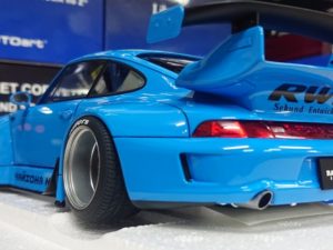 オートアート 1/18 RWB 993 ラウ・ヴェルト 迫力のリアフェンダー