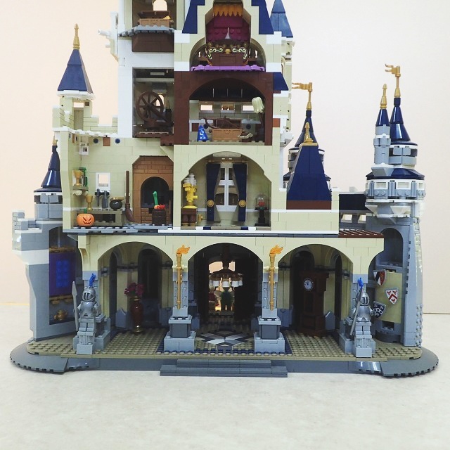 Legoディズニープリンセス シンデレラ城 組立済を茨城県土浦市より出張にてお売りいただきました カートイワークス
