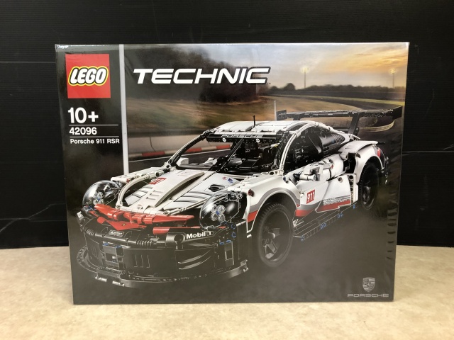 LEGO TECHNIC『Porsche 911 RSR』(42096)