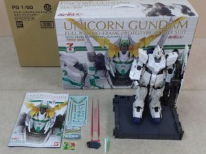 バンダイ PG 1/60 ユニコーンガンダム ルミナスクリア セブン-イレブンカラー 機動戦士ガンダムUC