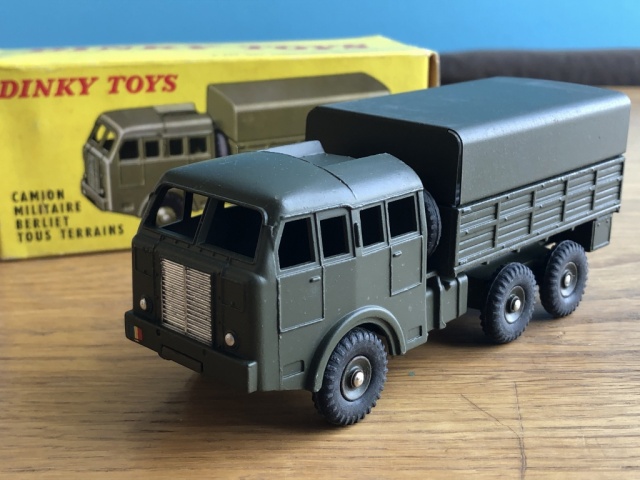 新作入荷!! 模型車 モデルカー ディンキートイズフランスランナールノーキャンプdinky toys france 565runner renault  camping