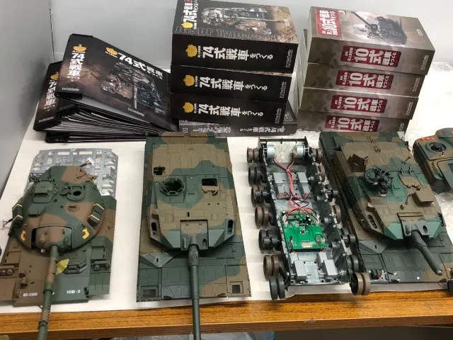 【宅配買取】「アシェット 週刊陸上自衛隊10（ヒトマル）式をつくる」「陸上自衛隊 74式戦車をつくる」を佐賀県佐賀市よりお売りいただきました