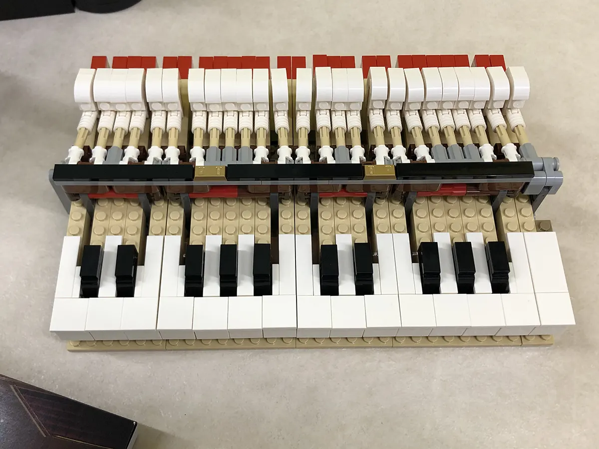 レゴアイデア　グランドピアノ　鍵盤の写真１
