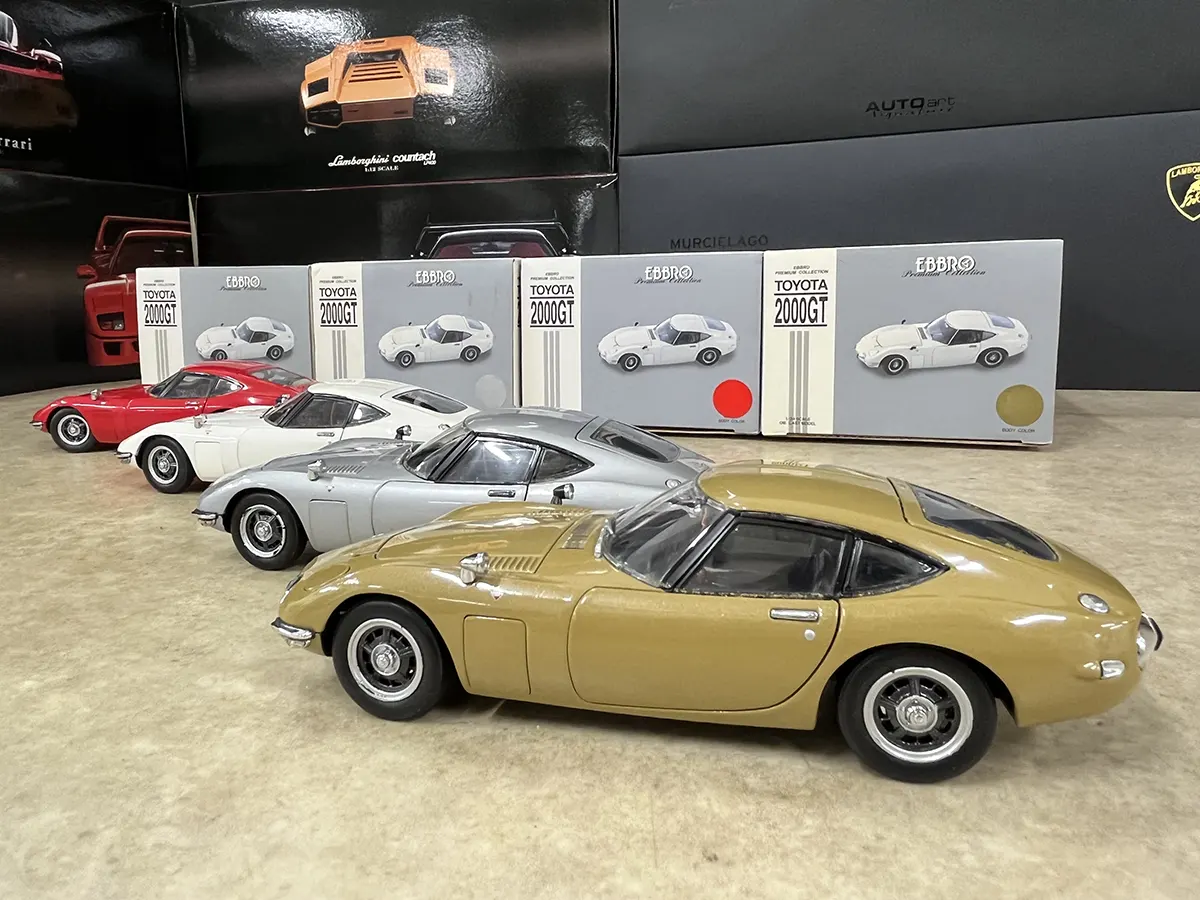 エブロ　トヨタ2000GT （ダイキャストモデル）1／24