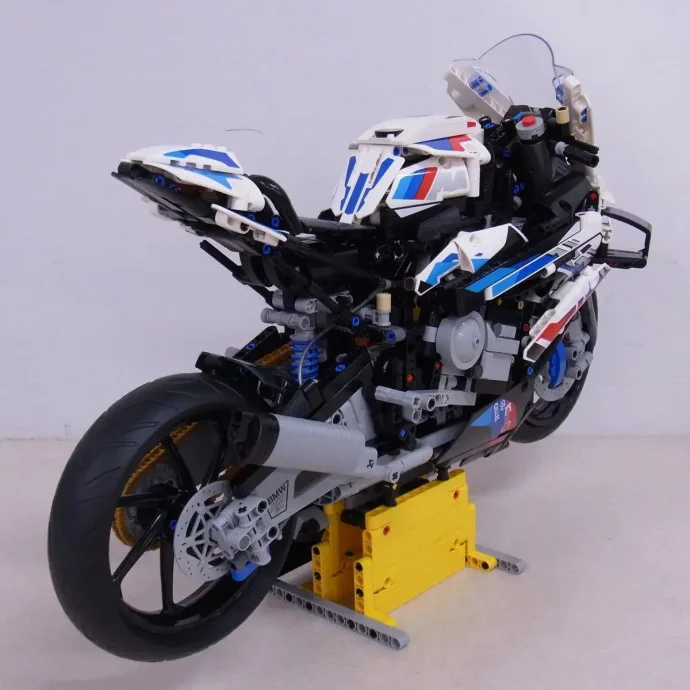 レゴテクニック/BMW M1000 RR（42130）バイク組み立て済み