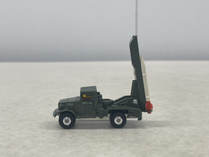 トヨタ自衛隊ロケット車