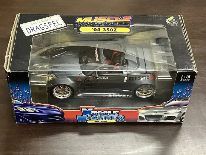 MUSCLE MACHINES '04 350Z 1/18 マッスルマシーンズ