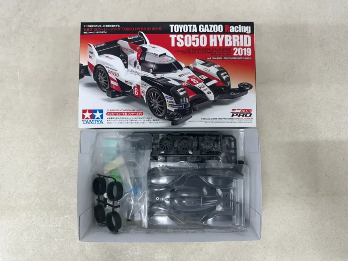 トヨタ ガズーレーシング TS050 HYBRID 2019 (MAシャーシ) (ポリカボディ)中身