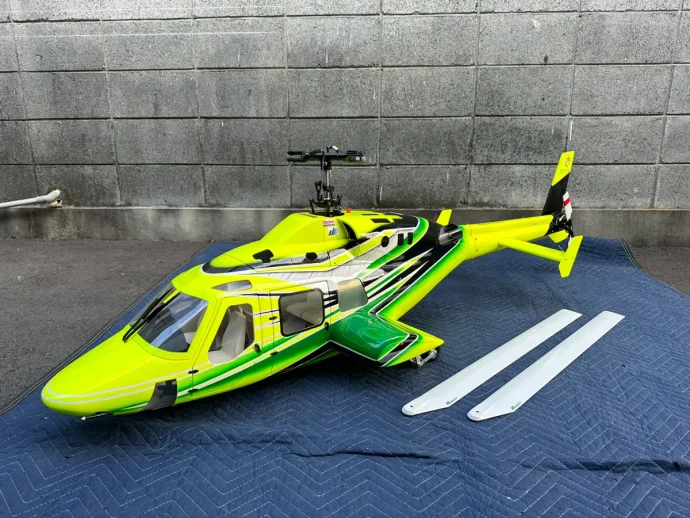 B222 スネークアイズ 800 サイズ スケール ヘリコプター - ARF