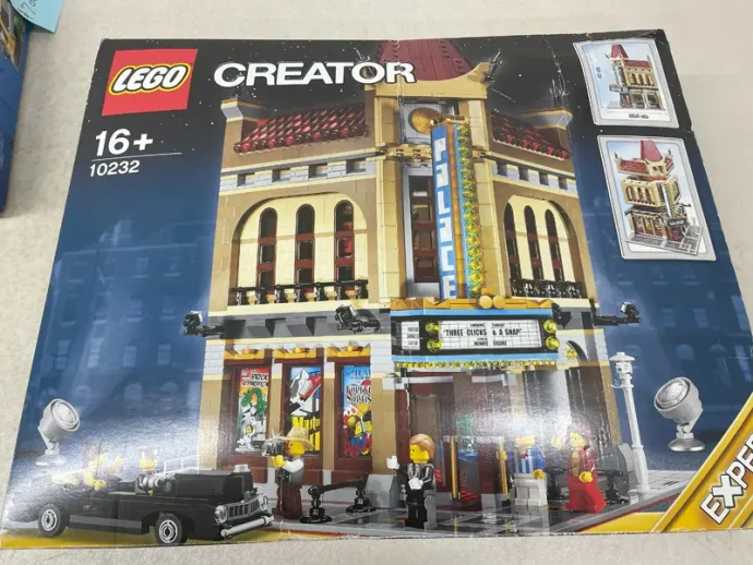 「レゴ(LEGO)クリエイター・パレスシネマ 10232」「ハイスピード・トレイン 60197」
