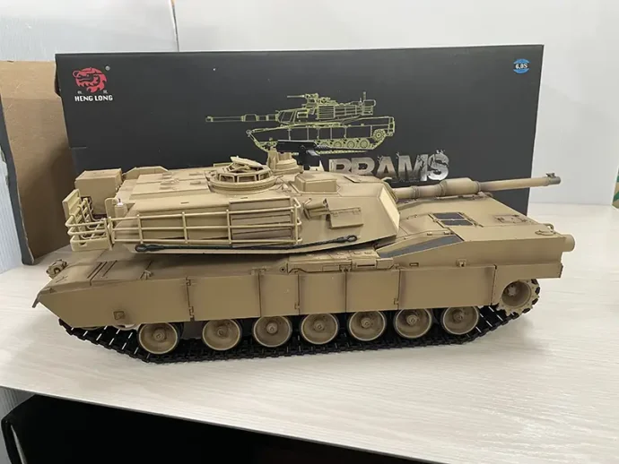 HENG LONG製1/16　M1A2 エイブラムス　パッケージ＆本体