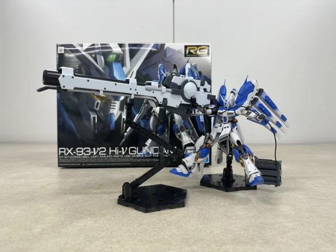 ＲＧ　Hi-νガンダム