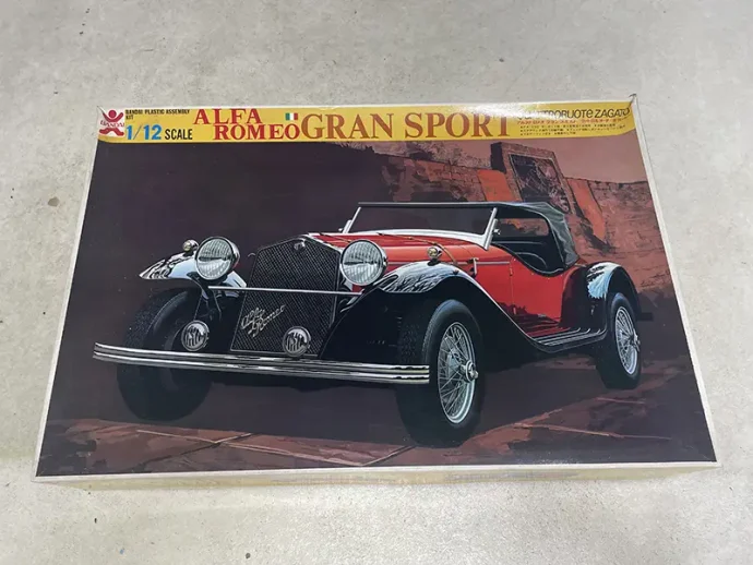 バンダイ 1/12 アルファ・ロメオ グラン・スポルト “クァトロルオーテ・ザガート”トップ画像