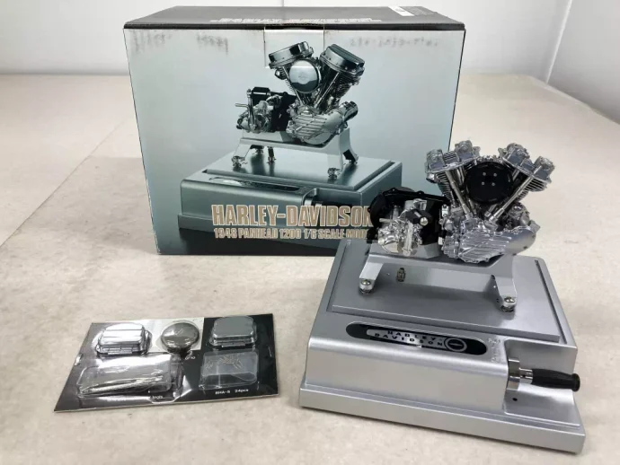 1/6 HARLEY-DAVIDSON 1948 PANHEAD