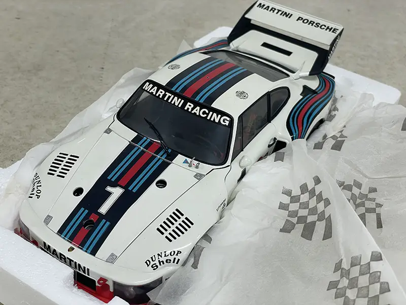 京商1/18 Porsche 935 ボディ