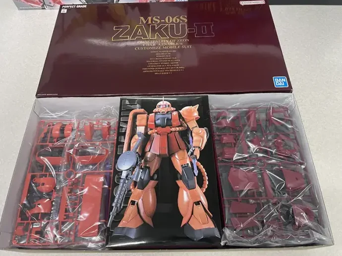 バンダイ 1/60PG シャア専用ザク