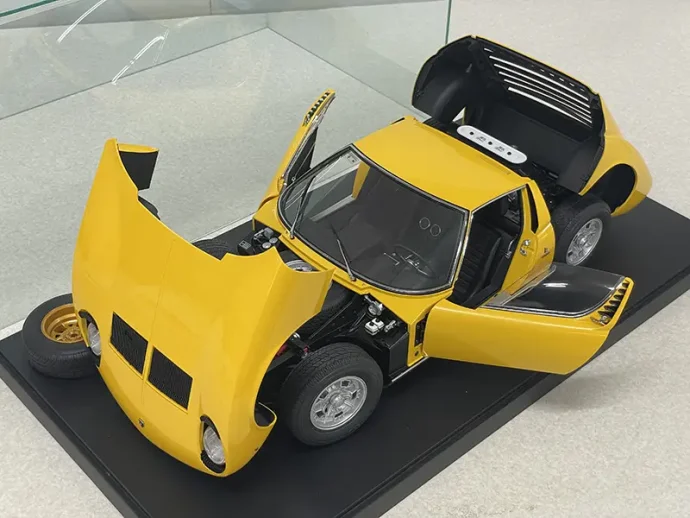 アシェット 1/8 ランボルギーニミウラ 各部オープン