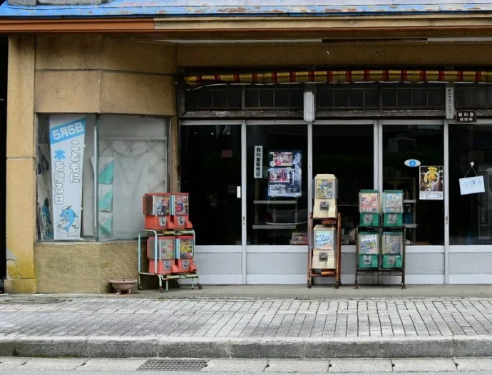 店先のガチャガチャ