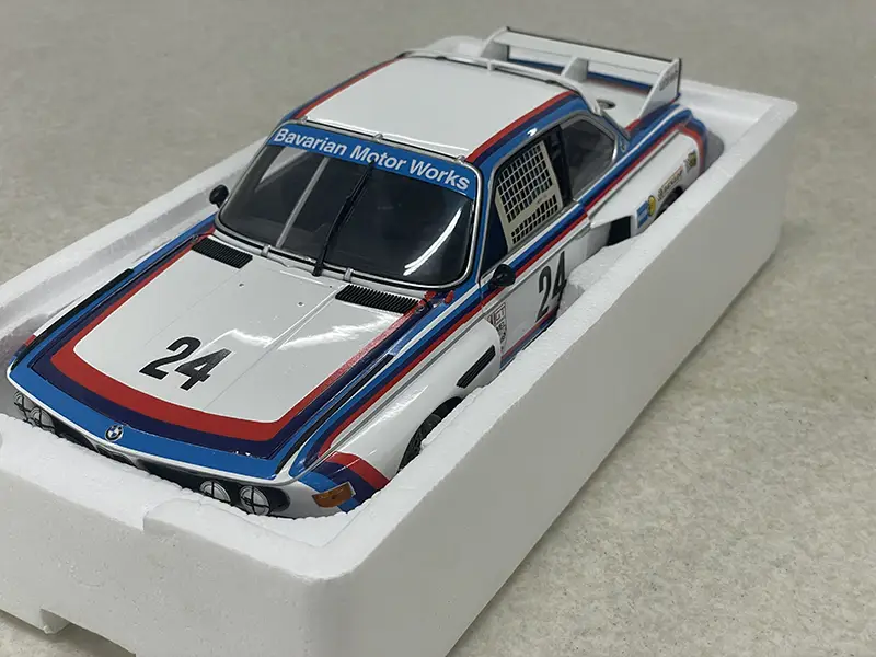 ミニチャンプス 1/18 BMW 3.5CSL ボディ