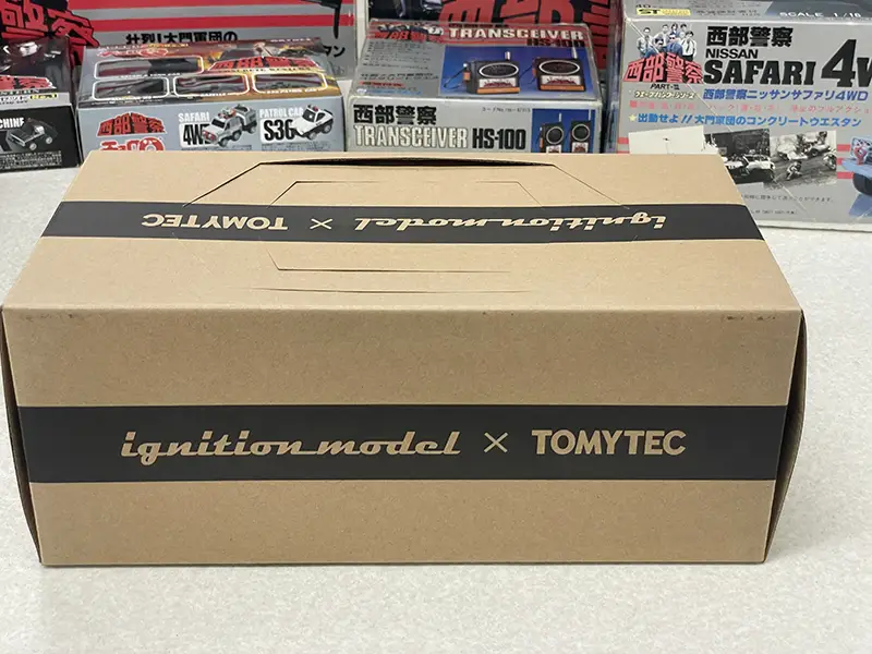 イグニッションモデル×トミーテック 1/18 マシンX　パッケージ