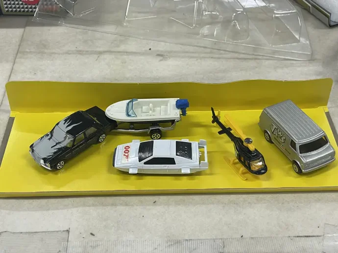 コーギージュニア ジェームズボンド『私を愛したスパイ』ギフトセット セット内容