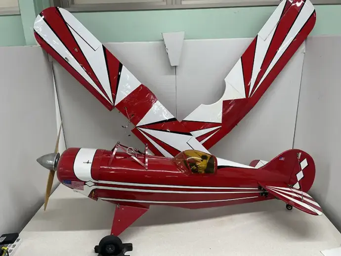 Hangar 9　ピッツ S-2B