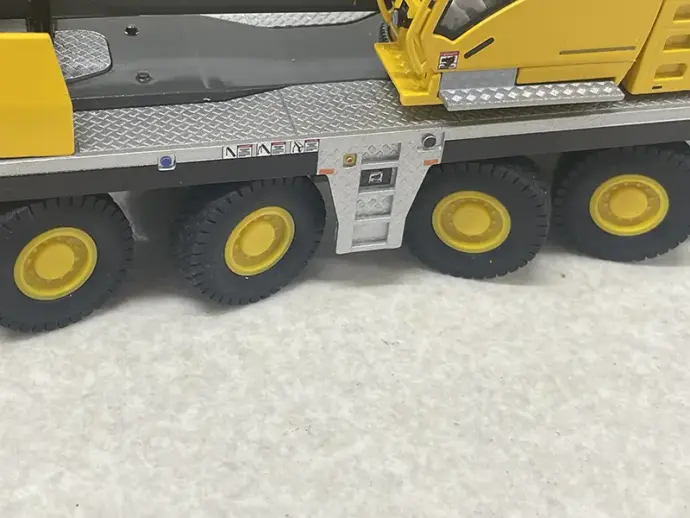 1/50 グローブ GMK4100L-2 タイヤ