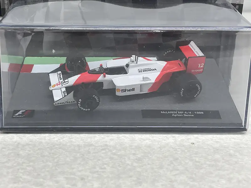 A.セナ デアゴスティーニ マクラーレン1988