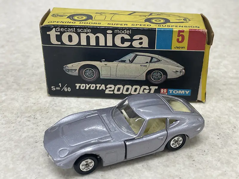 トミカ黒箱 トヨタ2000GT フロント